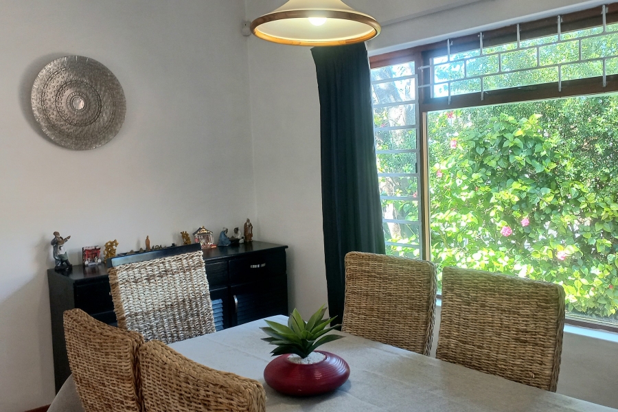 5 Bedroom Property for Sale in Kingfisher Creek Western Cape